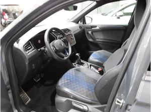 Volkswagen Tiguan R - Black-Style - AHK Kamera Pano - 8-fach bereift