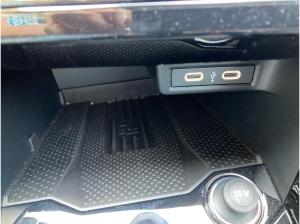 Volkswagen T-Roc Cabriolet R-LINE BLACK STYLE 1.5TSI ACC.5J-G.AHK.KAMERA.NAVI+VC.LED.LKRD-HZG