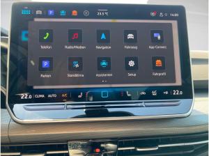 Volkswagen Golf VIII STYLE 1.5TSI ACC.5J-G.STHZG.KAMERA.NAVI+VC.HUD.LED.APP-C.LKRD-HZG