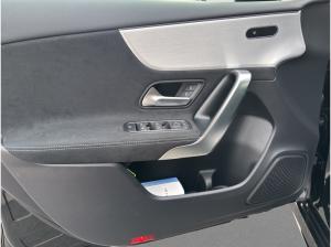 Mercedes-Benz A 200 Fahrassistenzpak.+AHK+Multibeam LED u.v.m.