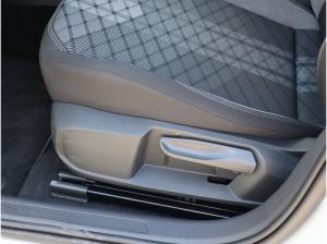 Volkswagen Taigo R-Line 1,5 TSI DSG Kamera,Allwetter Lagerwagen !