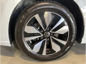 Volkswagen Golf VIII 1.5 TSI Move *Navi*ACC*SHZ*App*PDC*LED