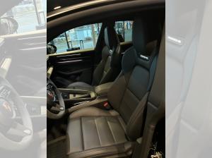Porsche Macan 4