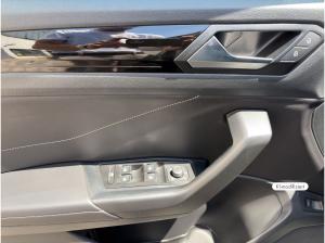 Volkswagen T-Roc R-Line 2.0 TSI 4M PANO AHK MATRIX RFK ASSIST