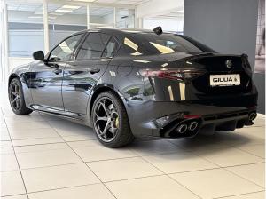 Alfa Romeo Giulia 2.9 V6 Bi-Turbo Quadrifoglio Oro +Akrapovic