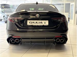 Alfa Romeo Giulia 2.9 V6 Bi-Turbo Quadrifoglio Oro +Akrapovic