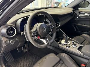 Alfa Romeo Giulia 2.9 V6 Bi-Turbo Quadrifoglio Oro +Akrapovic
