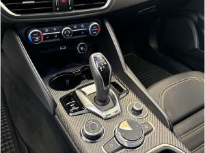 Alfa Romeo Giulia 2.9 V6 Bi-Turbo Quadrifoglio Oro +Akrapovic