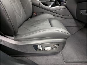 BMW XM 50e AHK Driv Prof. HK Sound Massage