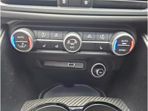 Alfa Romeo Giulia 2,9 V6 BI-TURBO QUADRIFOGLIO ORO