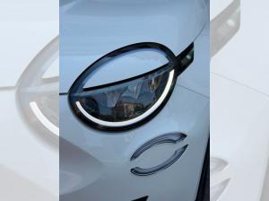 Fiat 600 Street 18 Zoll / CarPlay / Neuwagen