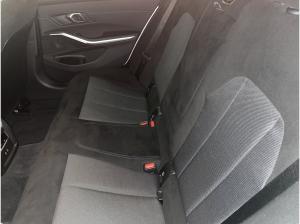 BMW 320 i xDrive Limousine M Sport // Lenkradheizung // Sitzverstellung elektrisch //  Parking Assistant Plu