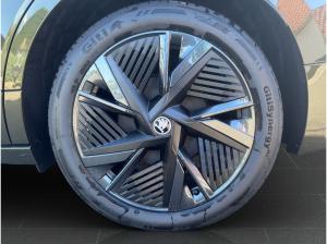 Skoda ENYAQ RS 84 kWh 4x4 mit Max Paket und AHZV  Neu eingetroffen
