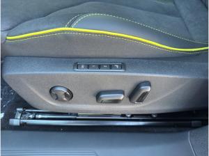 Skoda ENYAQ RS 84 kWh 4x4 mit Max Paket und AHZV  Neu eingetroffen