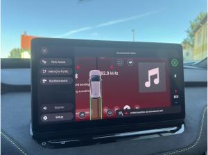 Skoda ENYAQ RS 84 kWh 4x4 mit Max Paket und AHZV  Neu eingetroffen
