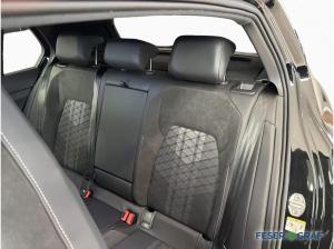 Volkswagen Golf 1.5 eTSI DSG R-Line BLACK NAV ASSIST 18ZOLL