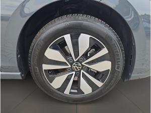 Volkswagen Golf VIII 1.5 eTSI Goal ACC AHK RFK Matrix CarPla