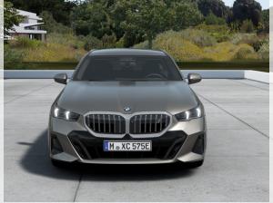 BMW i5 xDrive40 Touring - Vorführer verf. 03/2027 - (0,25%)