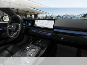 BMW i5 xDrive40 Touring - Vorführer verf. 03/2027 - (0,25%)