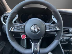 Alfa Romeo Giulia Quadrifoglio Oro -Akrapovic-Carbon Dach-