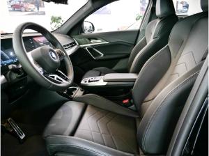 BMW iX2 xDrive30 M Sport RFK NAVI Standh. LED DAB