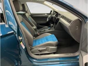 Volkswagen Passat Variant ELEGANCE 2.0TSI DSG NP.67t.ACC.5J.AHK.STHZG.AREAVIEW.NAVI+VC.HUD.LED