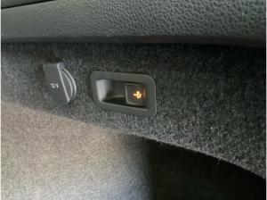 Volkswagen Passat Variant ELEGANCE 2.0TSI DSG NP.67t.ACC.5J.AHK.STHZG.AREAVIEW.NAVI+VC.HUD.LED