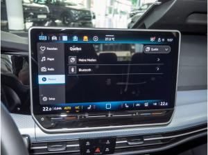 Volkswagen Golf VIII 1.5 eTSI DSG Goal Pano DCC LED+ Navi
