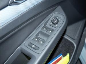 Volkswagen Golf VIII 1.5 eTSI DSG Goal Pano DCC LED+ Navi