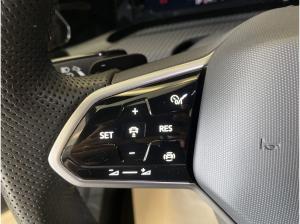 Volkswagen Golf VIII 1.5 eTSI R-Line *ACC*DSG*SHZ*APP*