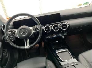 Mercedes-Benz CLA 220 d Shooting Brake Aut. Entry - LED/SHZ/Klima/Nav/Haustürlieferung inkl.