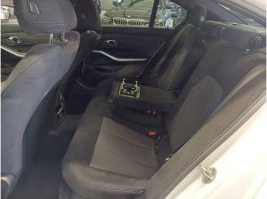 BMW 320 i Lim. "M Sport "  LC Prof, HuD, ACC, Parkass. +, AHK, uvm.