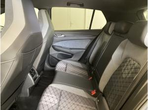 Volkswagen Golf VIII 1.5 eTSI R-Line *DSG*APP*SHZ*PDC*
