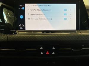 Volkswagen Golf VIII 1.5 eTSI R-Line *DSG*APP*SHZ*PDC*