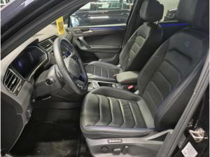 Volkswagen Tiguan R - Black-Style - AHK Kamera Pano Leder - 8-fach bereift