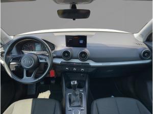 Audi Q2 S line 30 TFSI Schaltgetriebe LED SW
