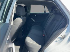 Audi Q2 S line 30 TFSI Schaltgetriebe LED SW