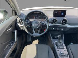 Audi Q2 S line 30 TFSI Schaltgetriebe LED SW