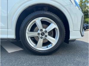 Audi Q2 S line 30 TFSI Schaltgetriebe LED SW