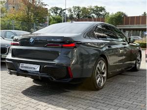 BMW i7 xDrive60 M Sportpaket //B&W Panorama HUD 360*Kamera
