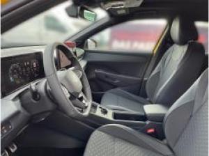 Volkswagen T-Roc R-Line 1.5 eTSI DSG AHK PANO 360°-Kamera