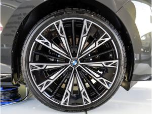 BMW i7 M70 xDrive MSport +Two-Tone + Pano + B/W + 22