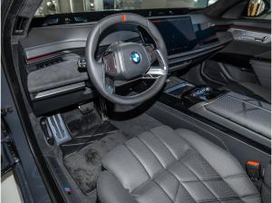 BMW i7 M70 xDrive MSport +Two-Tone + Pano + B/W + 22