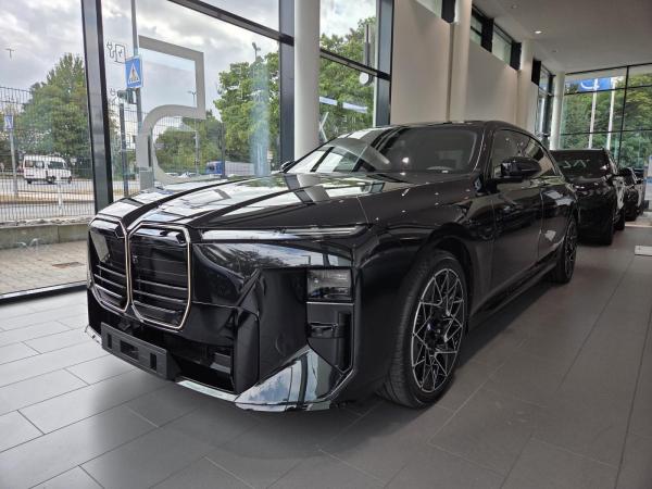 BMW i7 50 xDrive M Sport Pro || Executive Theatre SkyLounge