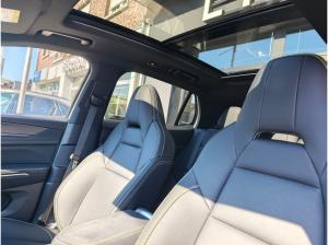 LYNK & Co 01 PHEV More - ALLE FARBEN P
