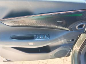LYNK & Co 08 PHEV More ALLE FARBEN P