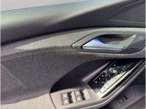 Audi Q6 e-tron SUV performance
