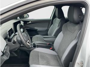 Volkswagen ID.5 Pro 79 kWh Keyless AHK Allwetterreifen Navi Kamera ACC