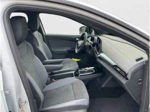 Volkswagen ID.5 Pro 79 kWh Keyless AHK Allwetterreifen Navi Kamera ACC