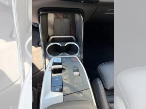 BMW iX2 eDrive20 M SPORT+HUD+AHK+LM20+KAMERA+HK SOUND+LED